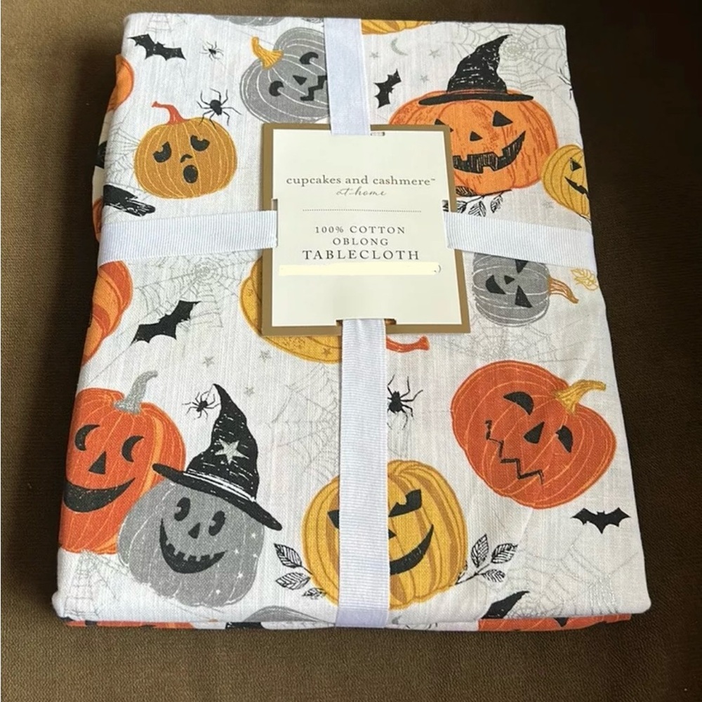 Cupcakes & Cashmere Halloween Tablecloth Pumpkins Black Cat 60”x 84”